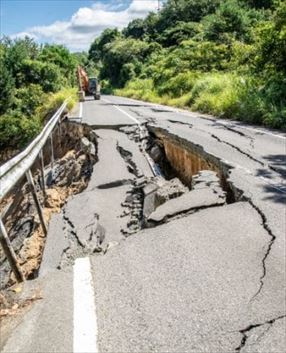 運転中に大地震に遭遇した時の対処