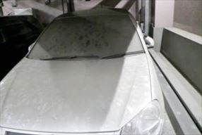 長期間放置した自動車