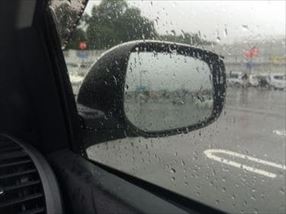 雨の日に安全運転する為に
