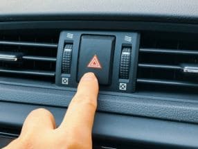 ハザードランプの使用がバッテリー上がり