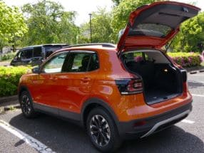 荷室灯の消し忘れ対策