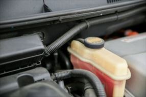 オーバーヒート故障の原因になる冷却水不足