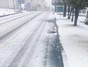 凍結路や積雪路走行時の注意点