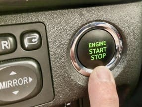 エンジン停止のつもりがバッテリー上がり