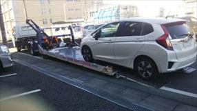 エンジン故障はロードサービスでレッカー移動